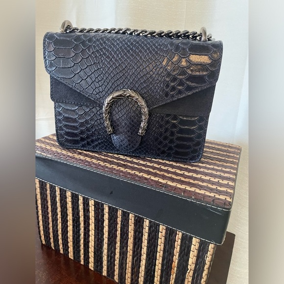 Vera Pelle like new handbag. Crossbody. - Picture 2 of 3